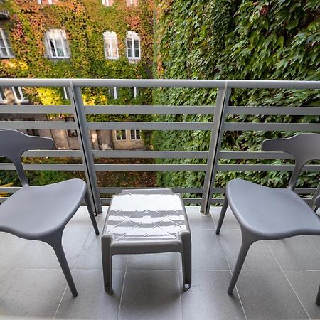 Levia Apartment-With 2 Bedrooms In The Old Town Leópolis Exterior foto